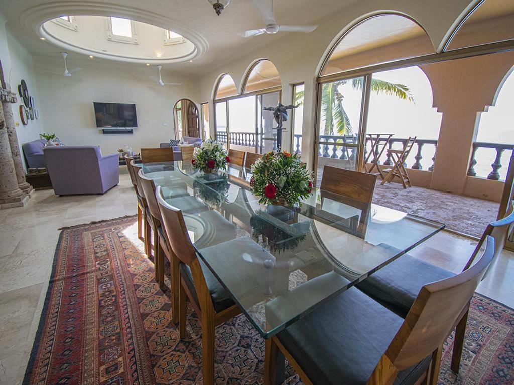 Beachfront Delfin Estate With Pool Sleeps 43 Mazatlan Exterior photo