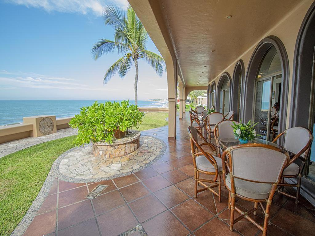 Beachfront Delfin Estate With Pool Sleeps 43 Mazatlan Exterior photo