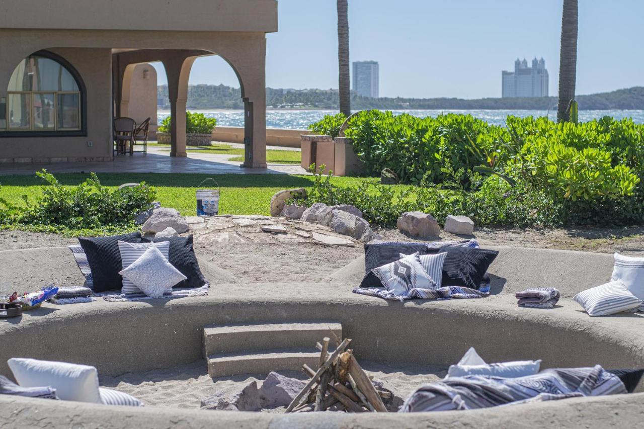 Beachfront Delfin Estate With Pool Sleeps 43 Mazatlan Exterior photo