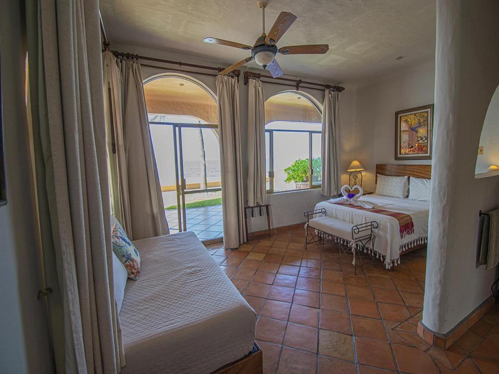 Beachfront Delfin Estate With Pool Sleeps 43 Mazatlan Exterior photo