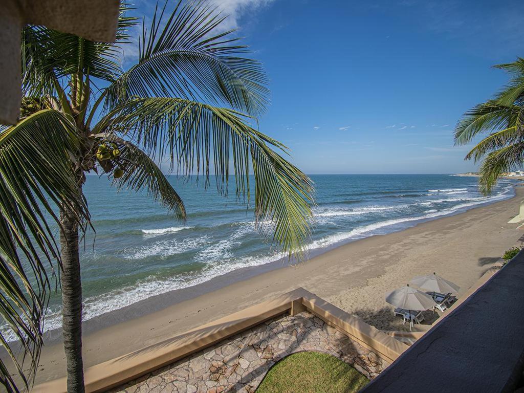 Beachfront Delfin Estate With Pool Sleeps 43 Mazatlan Exterior photo