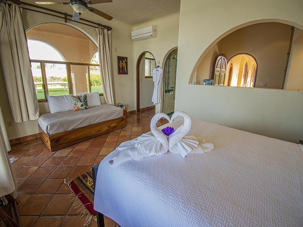 Beachfront Delfin Estate With Pool Sleeps 43 Mazatlan Exterior photo